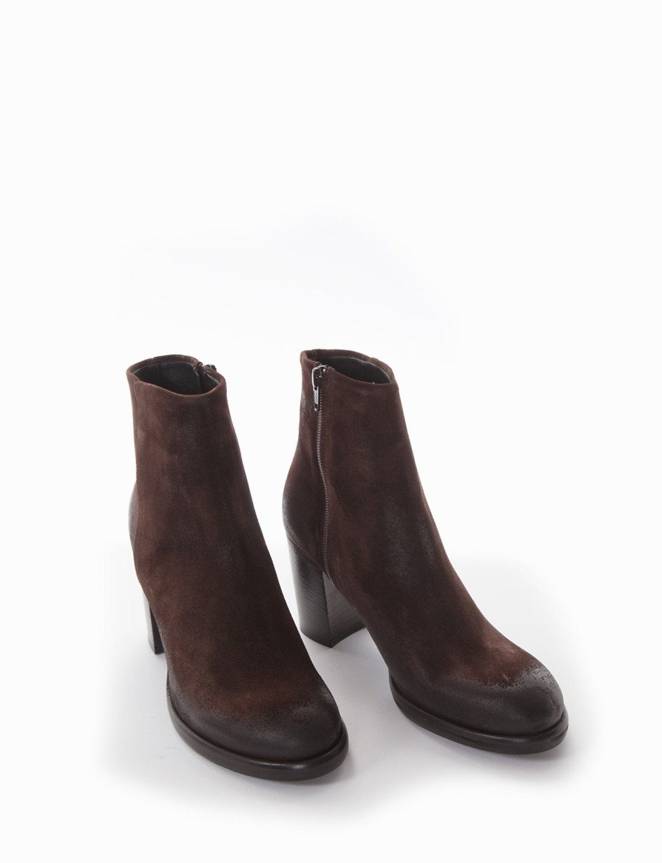 stivaletti-marroni-004ptx-1.jpg